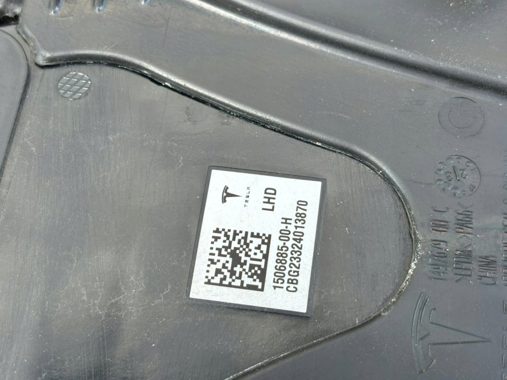 Tesla model y молдинг защита камера 1516255-00-e 1516258-00-e Цена