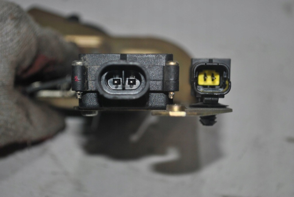 Замок двері бокових pprzesuwnych лівий задня citroen c8 Недорого