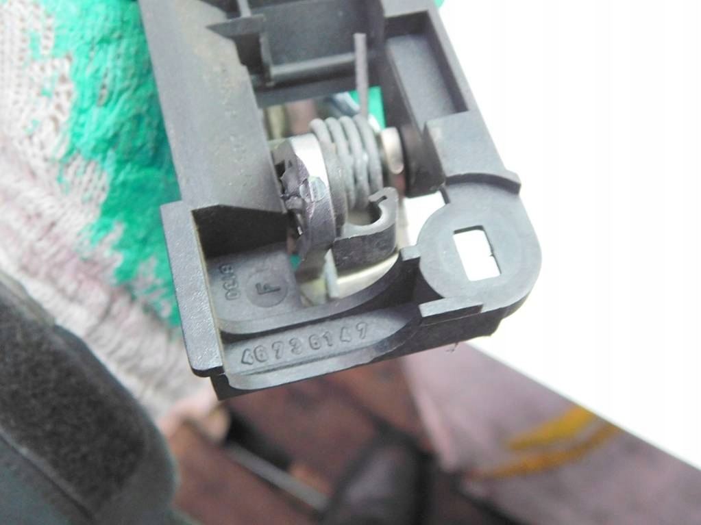 фото №8, Alfa romeo 147 1.6 2002r 3d ручка внутрішня ліва