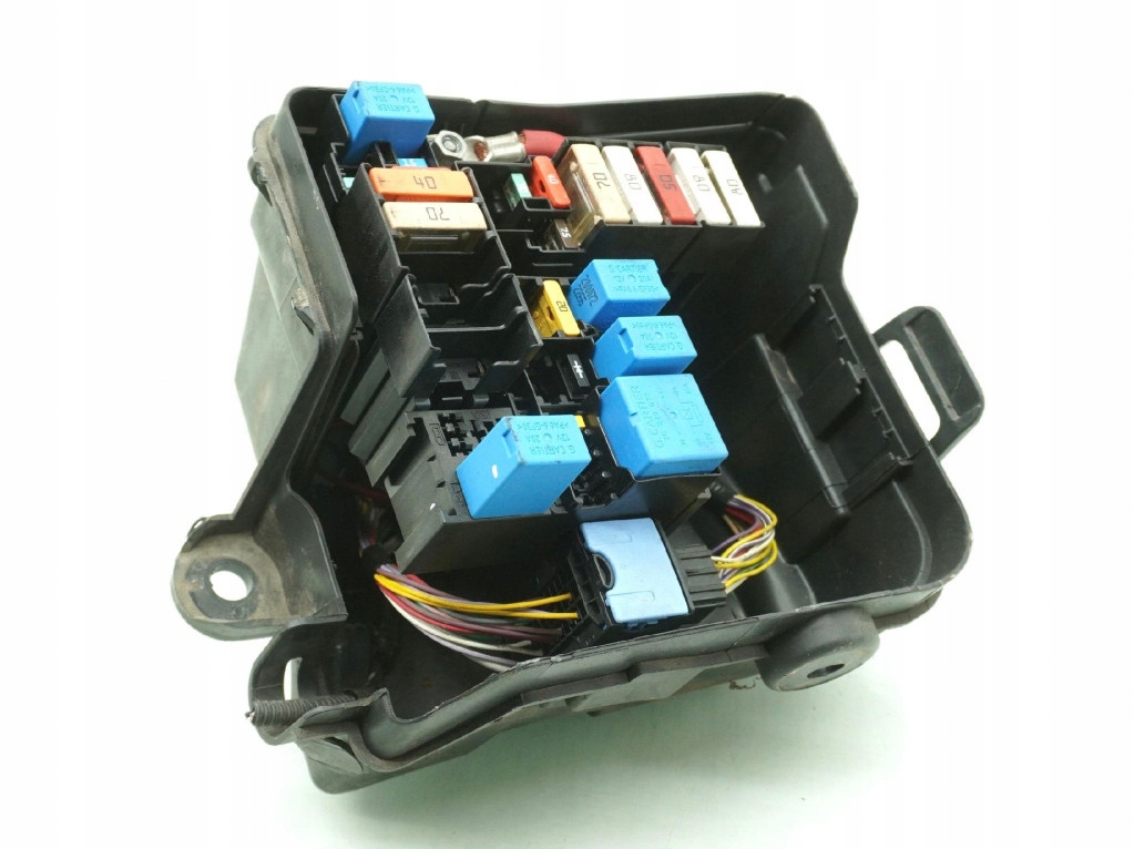 Купити Коробка запобіжників renault captur 1 243809584r