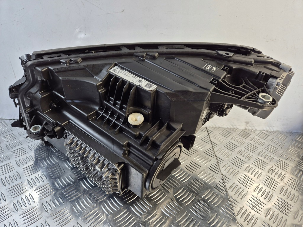 фото №8, Лампа права full led a2939060201 mercedes eqc w293