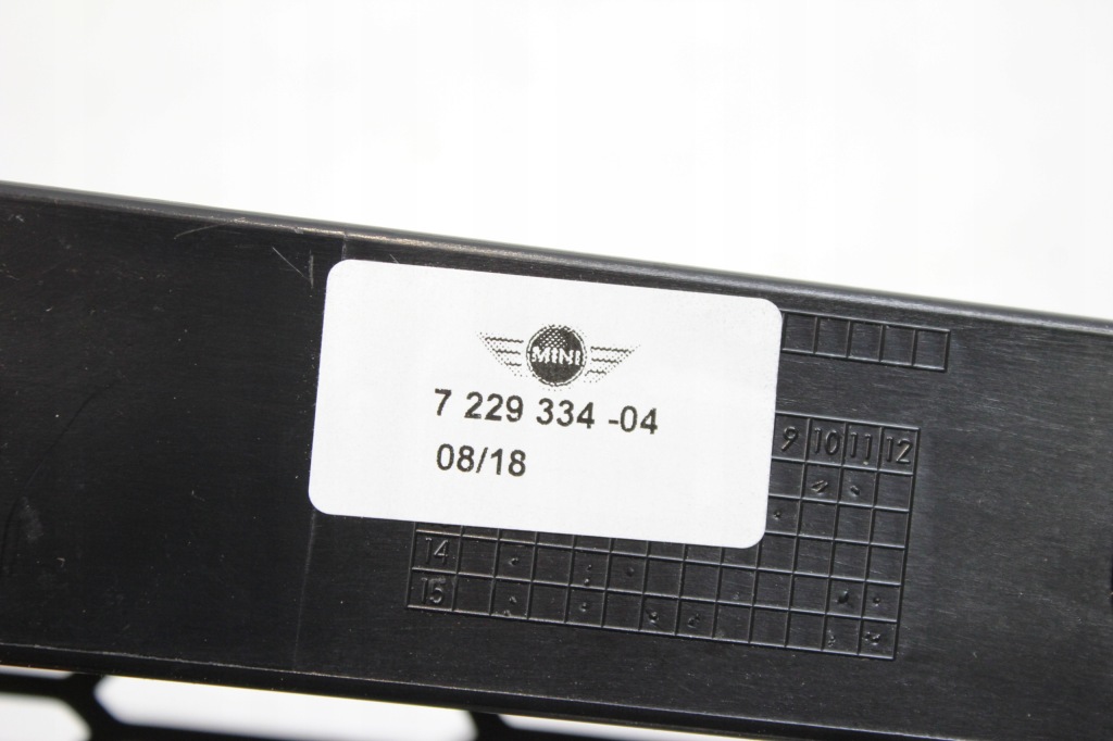 фото №3, Nowa оригинальный номер решётка бампера средняя mini r55 r56 r57 cooper s jcw 7229334