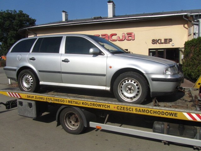 Стартер skoda octavia 1 1.6b bosch 9 зубів Оригінал