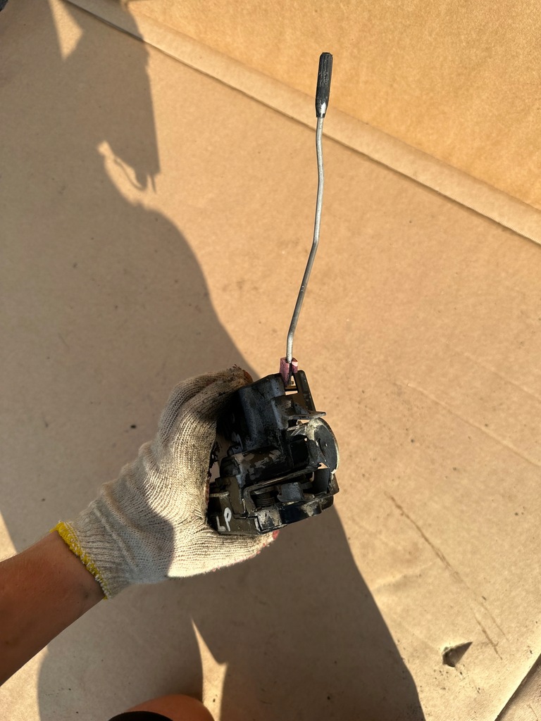 фото №5, Mercedes vito w639 замок дверь передних