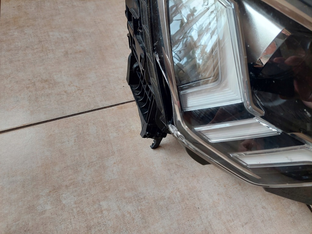 Фара правий - full led - audi q3 2 - 83a в Україні