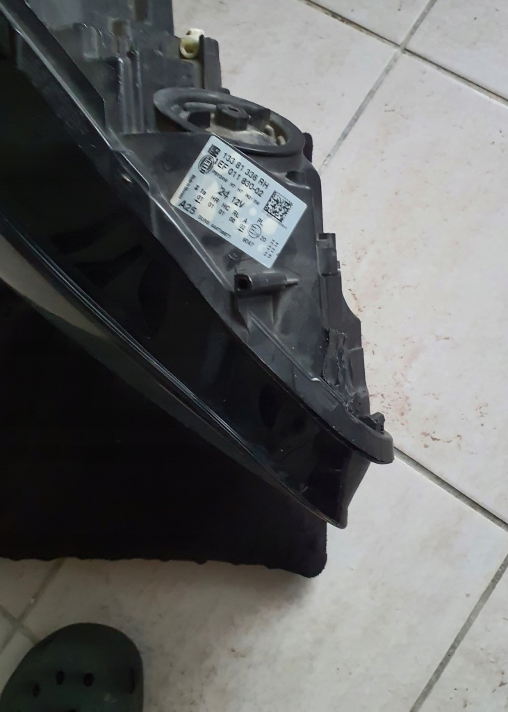 Купити Лампа передня права opel corsa e європа 13381336rh