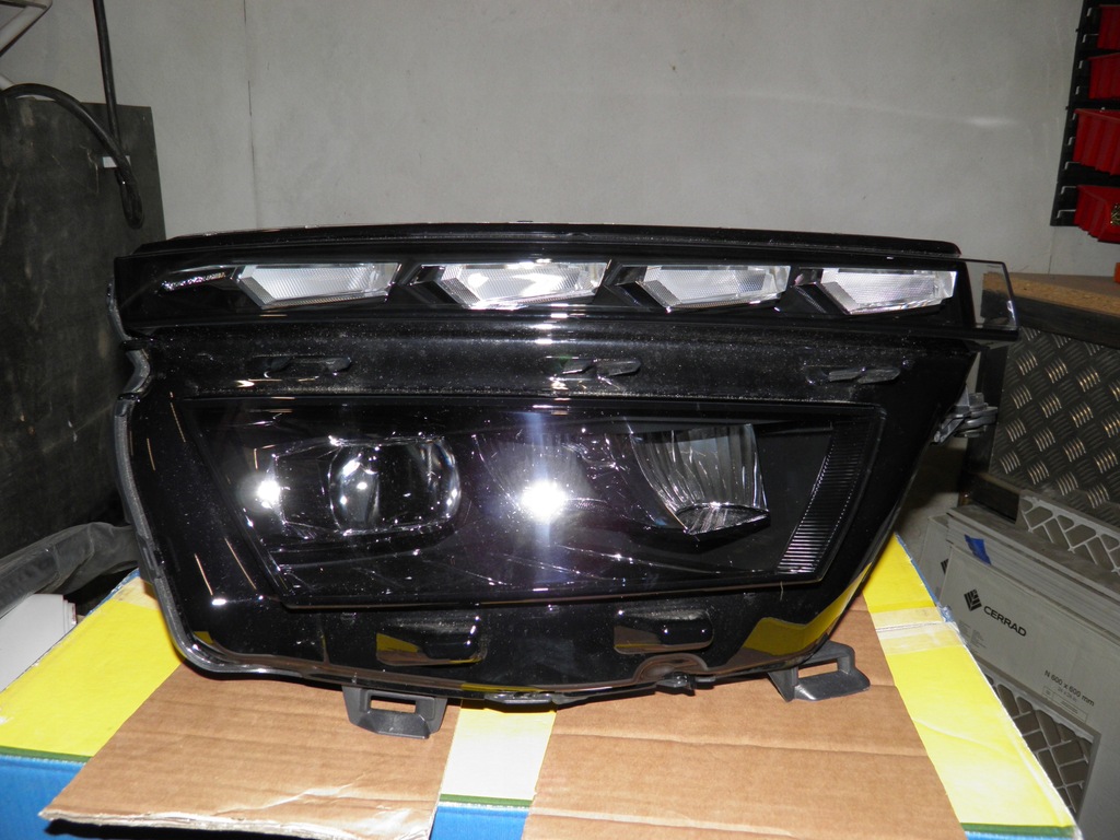 фото №1, Skoda kamiq правий фара led 658941016b