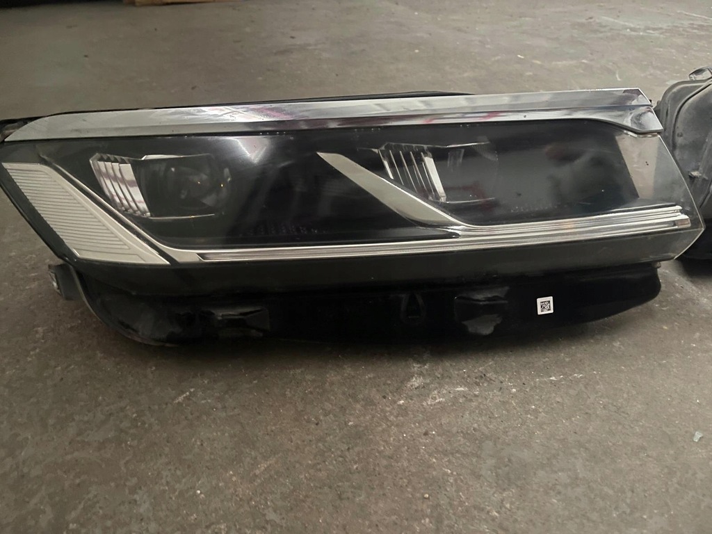 фото №6, Бампер капот лампа pas kompletny перед vw touareg iii