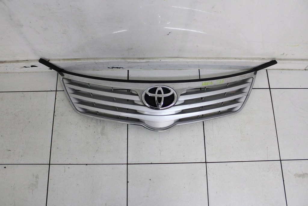 фото №1, Toyota avensis t27 09r- решётка радиатора решётка радиатора радиатора