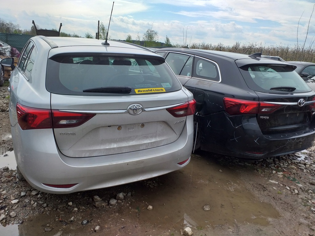 фото №15, Toyota avensis t27 kombi kompletny задняя бампер крышка багажника лампа четверть pas