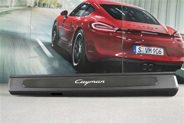 фото №8, Porsche 718 cayman 981/982 пороги карбон+ підсвітка.