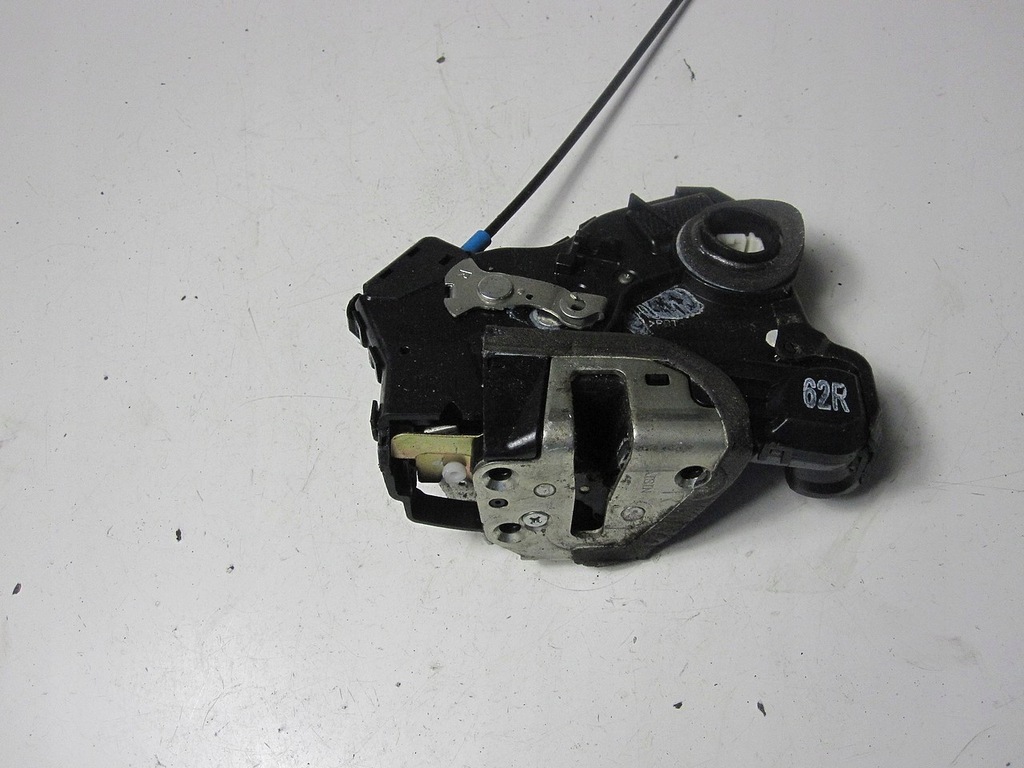 фото №1, Замок двері передній правий toyota avensis t25 06r