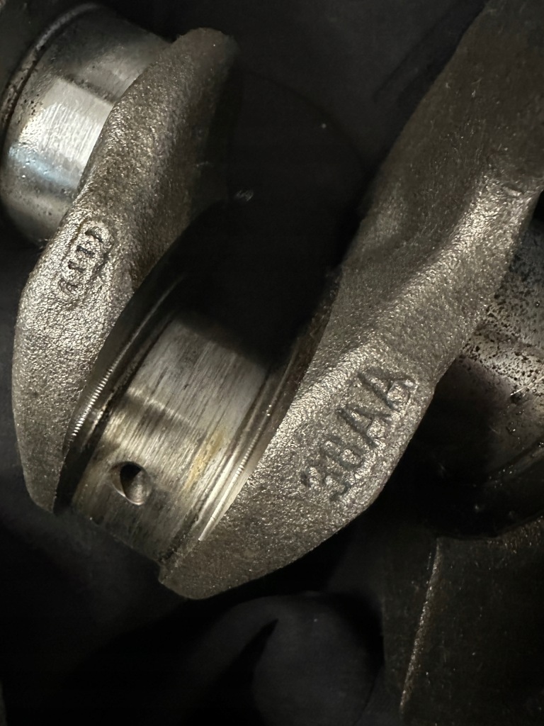 Wał коленчатый номинал поцарапанный audi a4 b7 2.0 tdi blb 038aa Киев