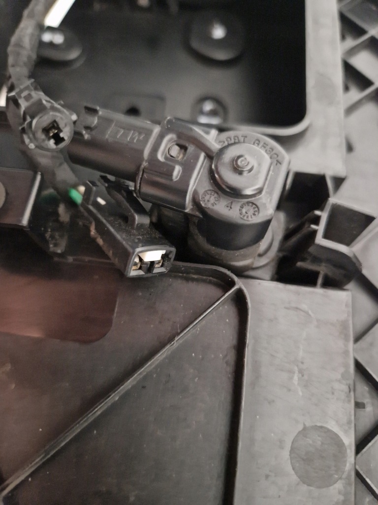 фото №5, Кришка роз'єм заряджання решітка радіатора mg zs 10749241