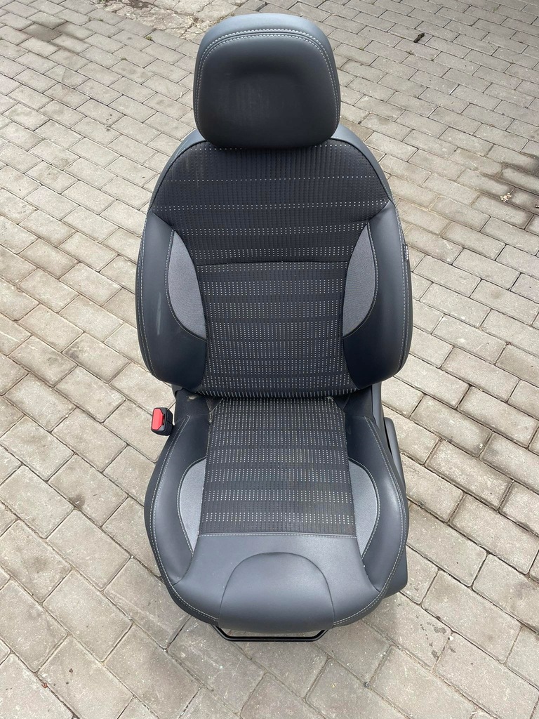 фото №7, Peugeot 2008 i сидіння сидіння задня заднє сидіння