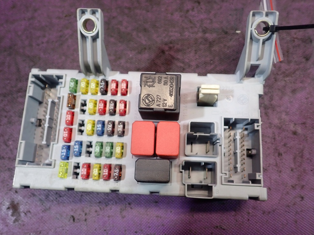 фото №1, Fiat albea 02-12 коробка модуль bsi 46821170