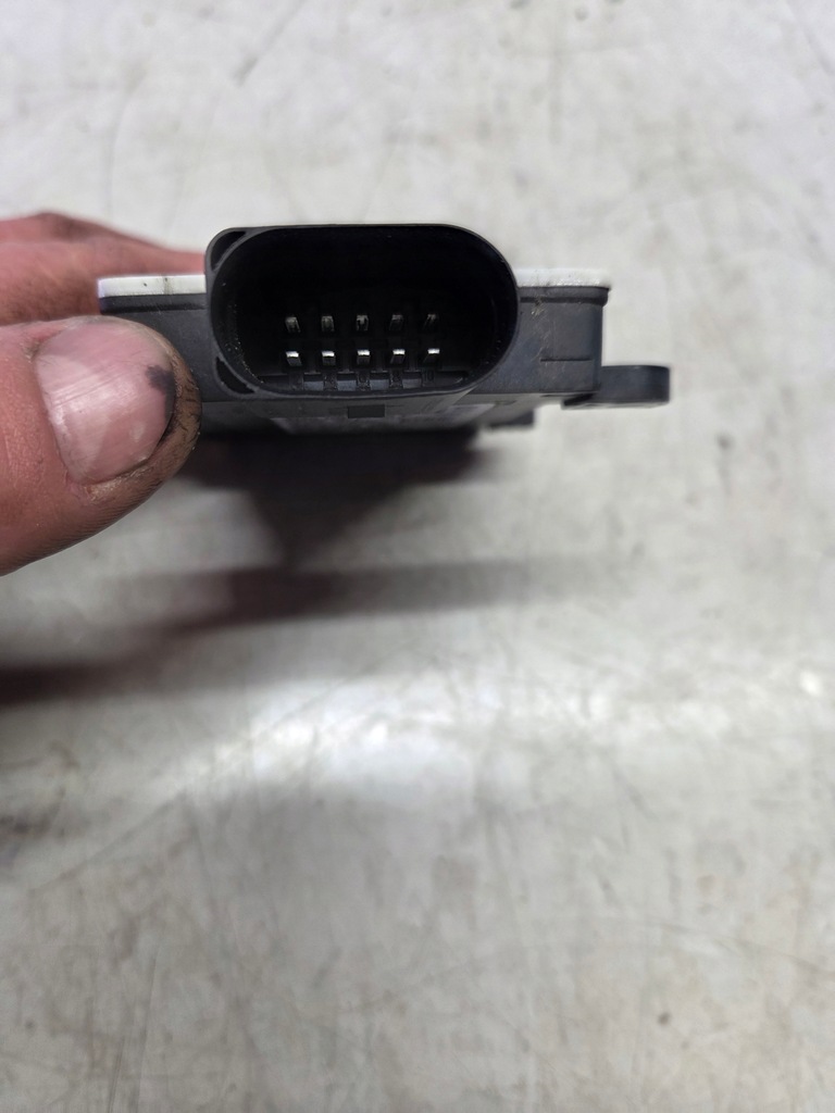 фото №2, Радар датчик поперечина руху перед асистент поперечина руху 4n0907669f