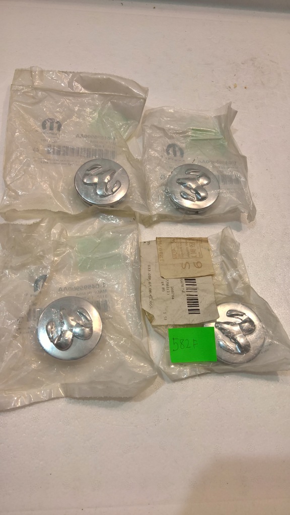 фото №6, Dodge challenger charger magnum nitro 05-18 крышка диски mopar 04895900aa