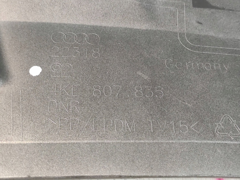 фото №10, Audi e-tron спойлер накладка бампера задня 4ke807835