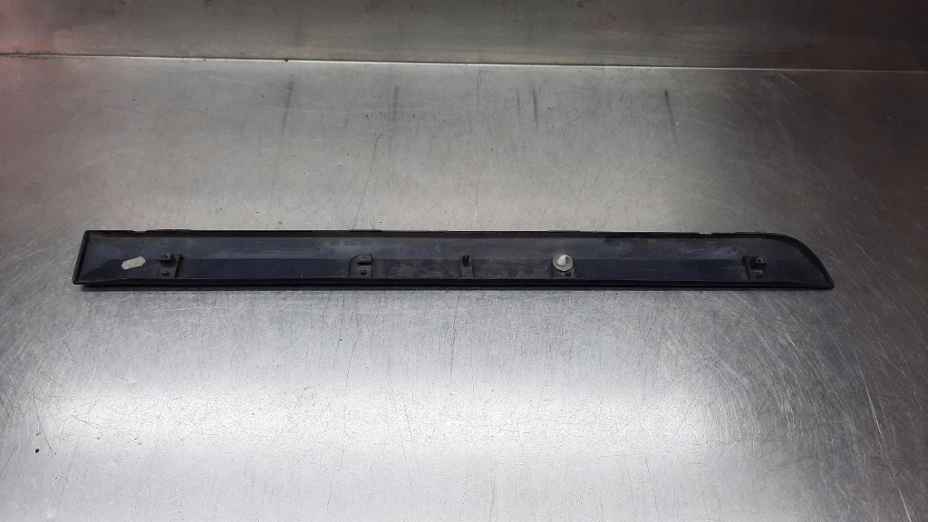фото №12, Молдинг дверь нижняя левый задняя оригинальный номер 30661449 volvo s40 ii v50 04-12r