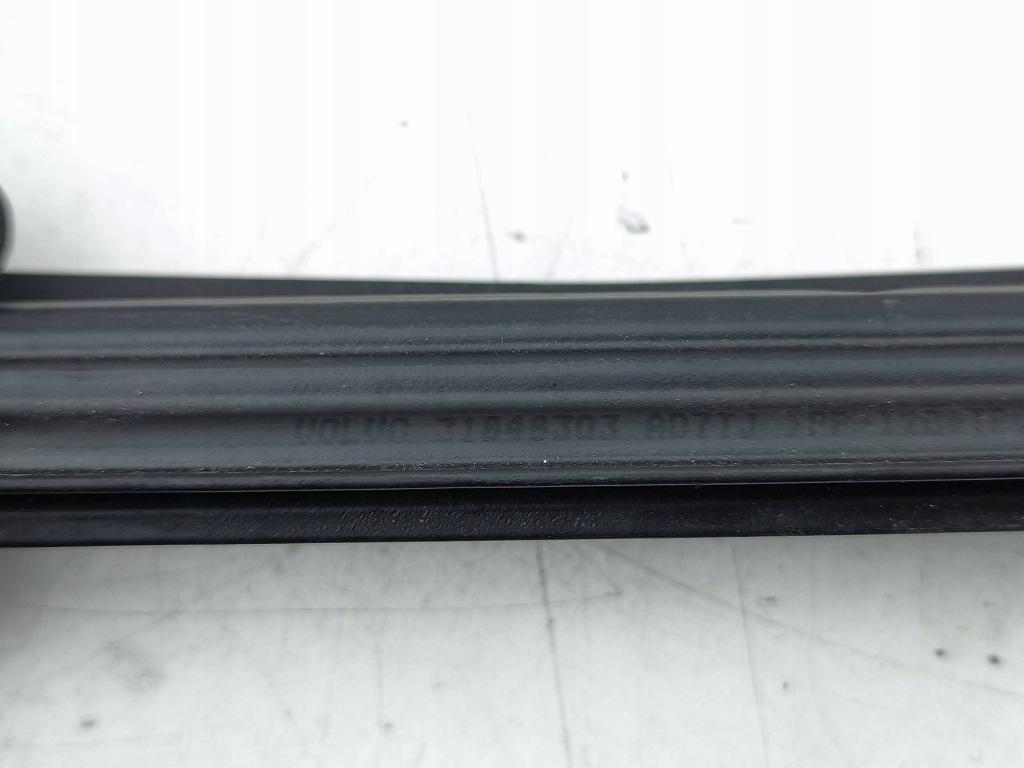 фото №15, Volvo s90, v90 2018 прокладка стекло дверь передних 31848303