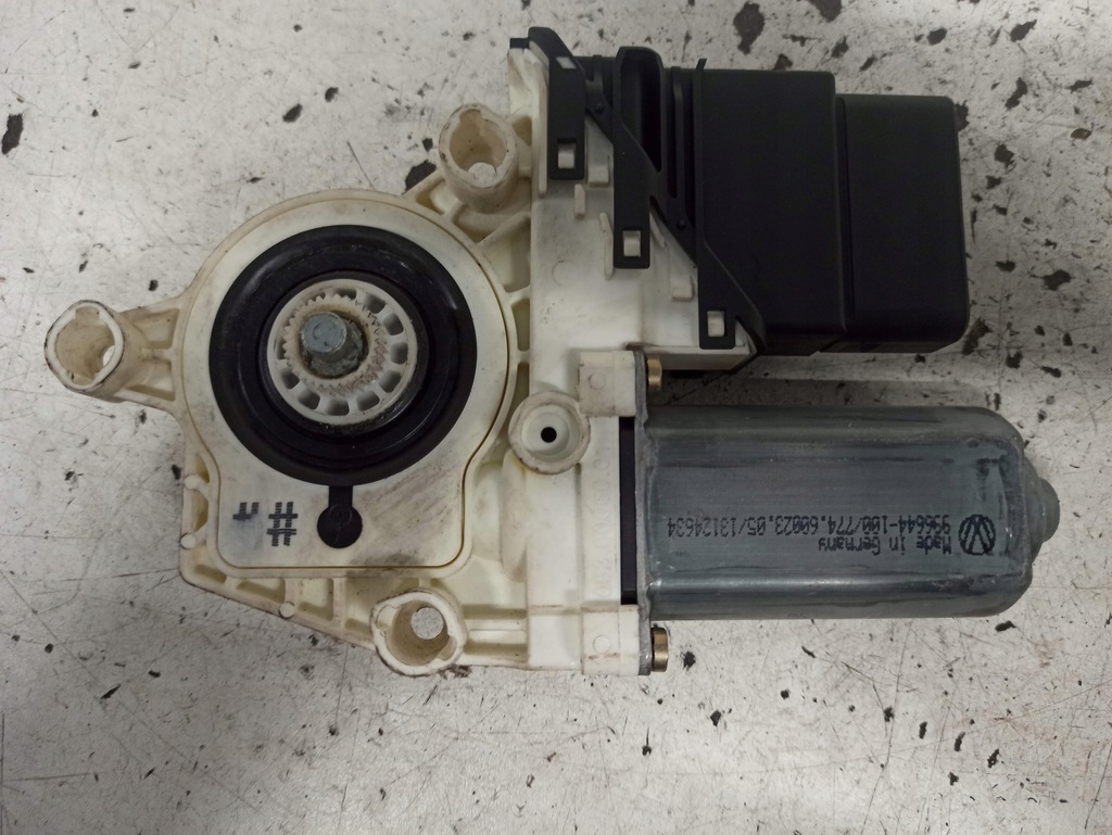 фото №11, Vw touran моторчик окон правый задняя 1k0959704b