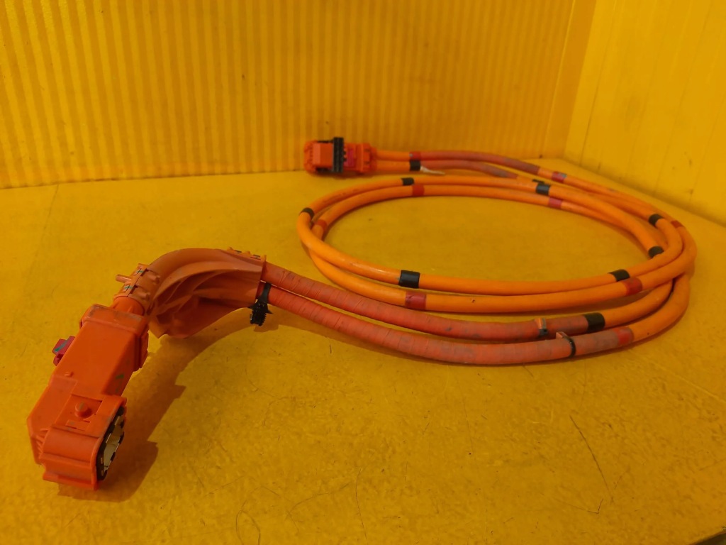 фото №3, Tesla model 3 кабель шланг аккумулятора 1109003-00-e