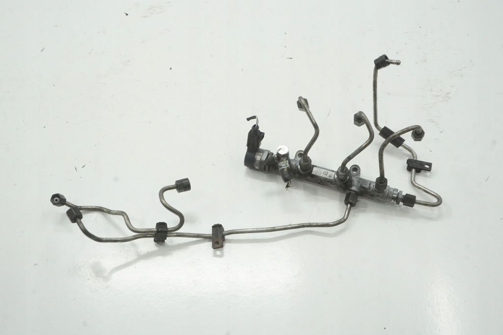 фото №1, Audi a6 c7 a7 4g молдинг упорскування 3.0tdi cla 059130090cn