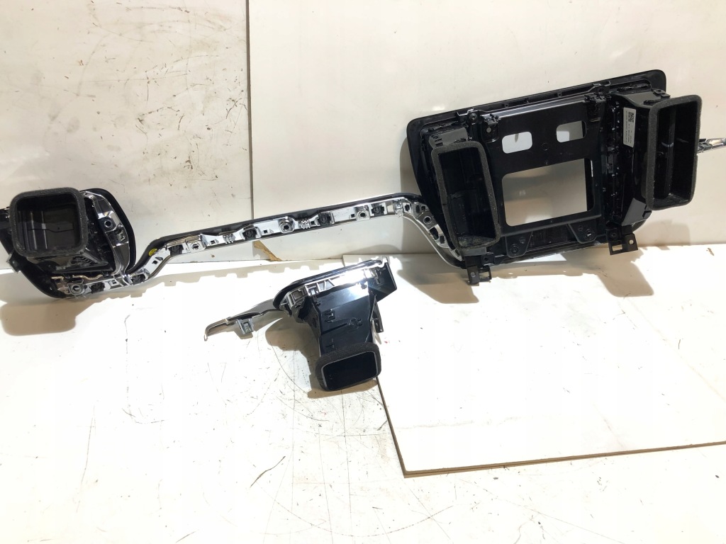 фото №11, Volvo v60 ii рамка навигации накладки воздуховоды хром декоры приборная панель панель