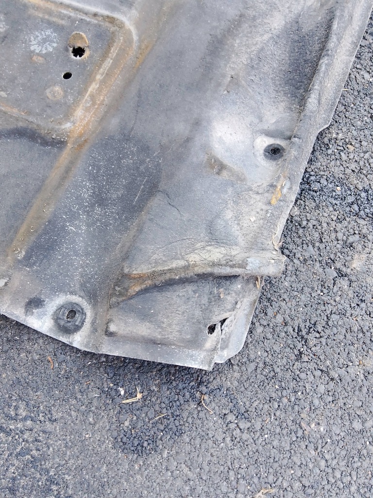 Mercedes w176 накладка підвіска нижня права Київ