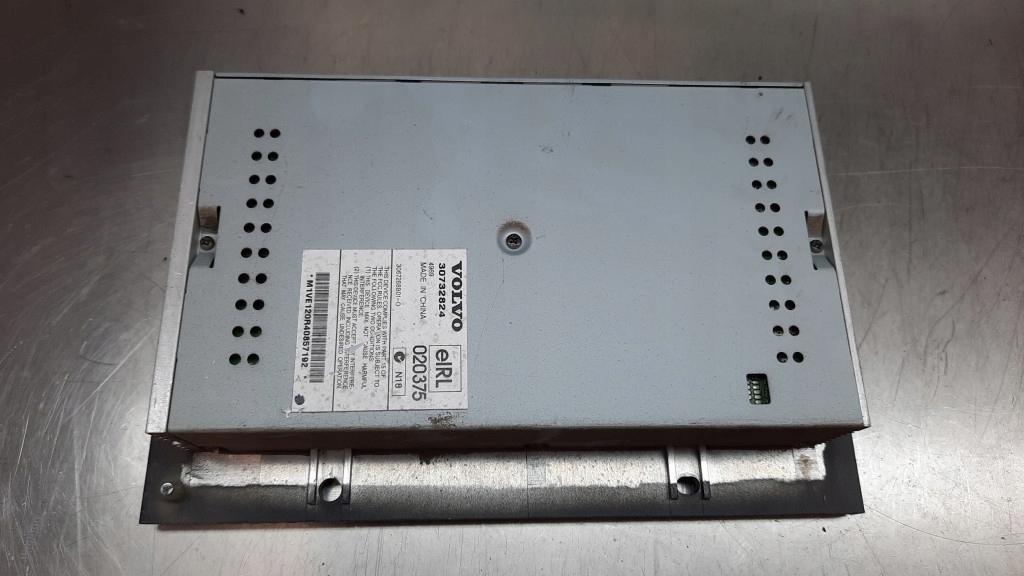 фото №1, Усилитель радио 30732824 volvo v50 2.0 hdi 04r