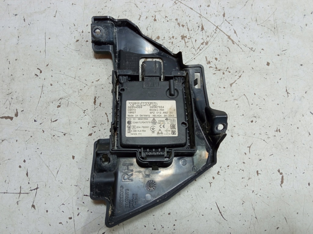 фото №1, Volvo v60 ii радар система контролю сліпих зон датчик мертвого pola правий задня 32254069 2018-