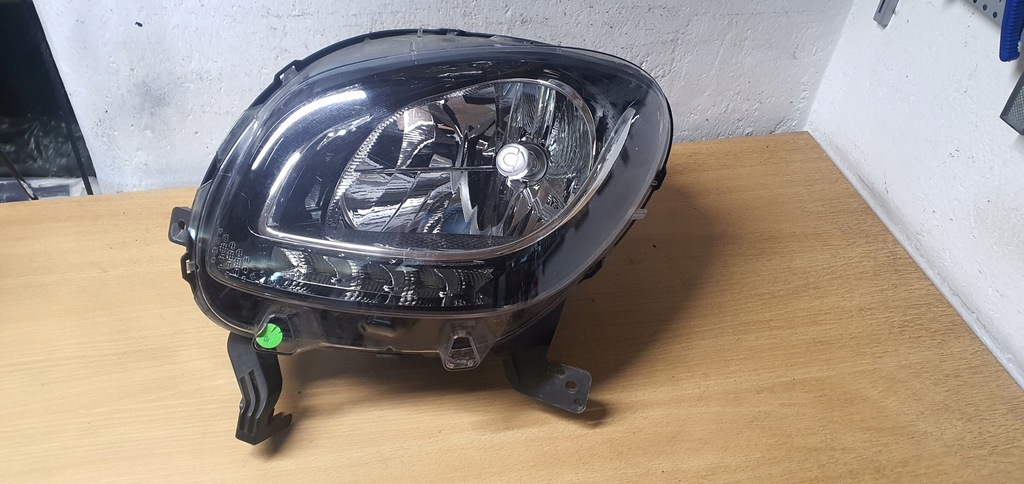 фото №1, Лампа перед левая smart fortwo led 260602989r eu