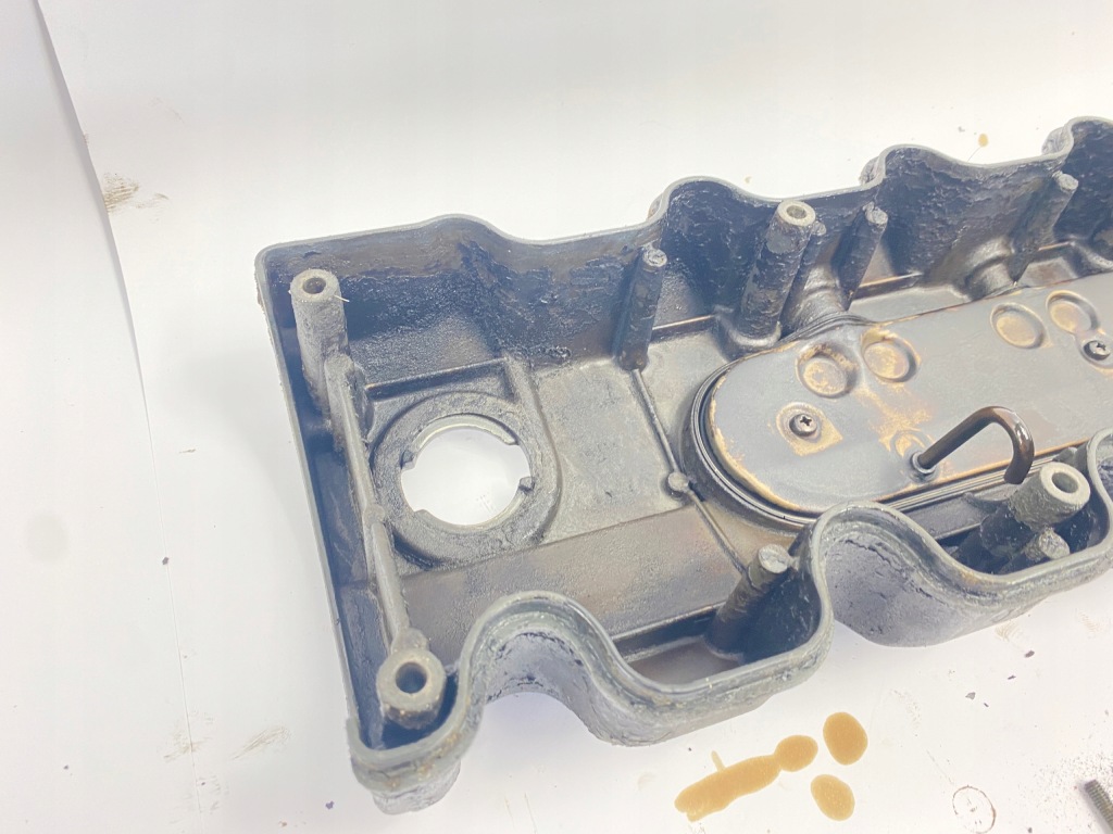 Крышка клапанов mercedes w124 m103 1030160105 300e 260e w126 300se 260se в Украине