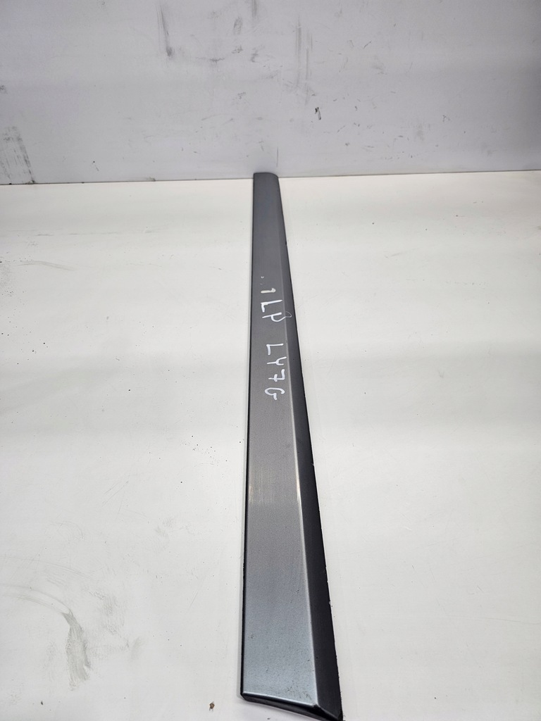 фото №7, Молдинг дверь нижняя левый перед audi a4 b7 ly7g