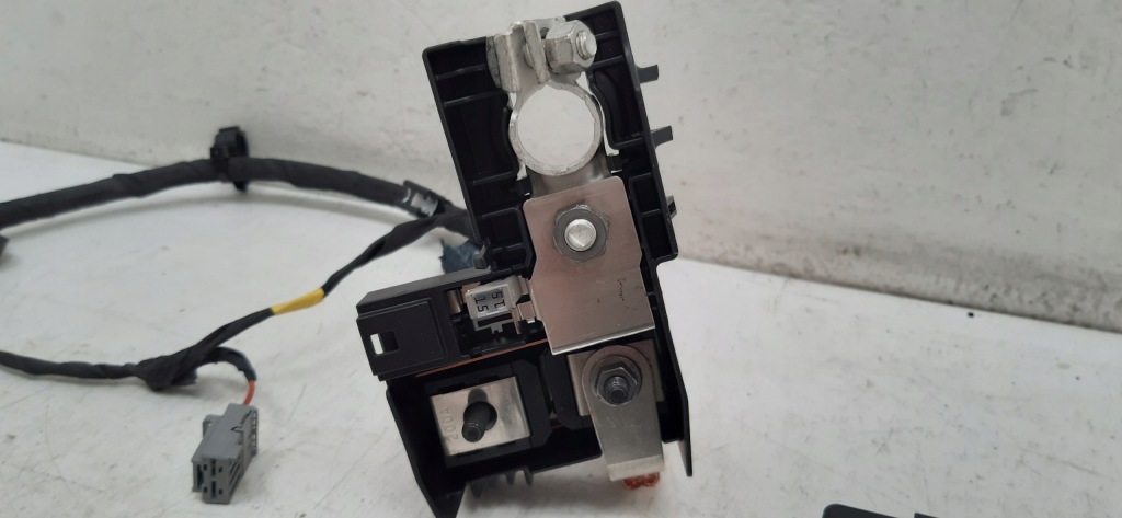 Volvo xc90 2 клема плюсова запобіжник акумулятор 32212903, 32233898 в Україні