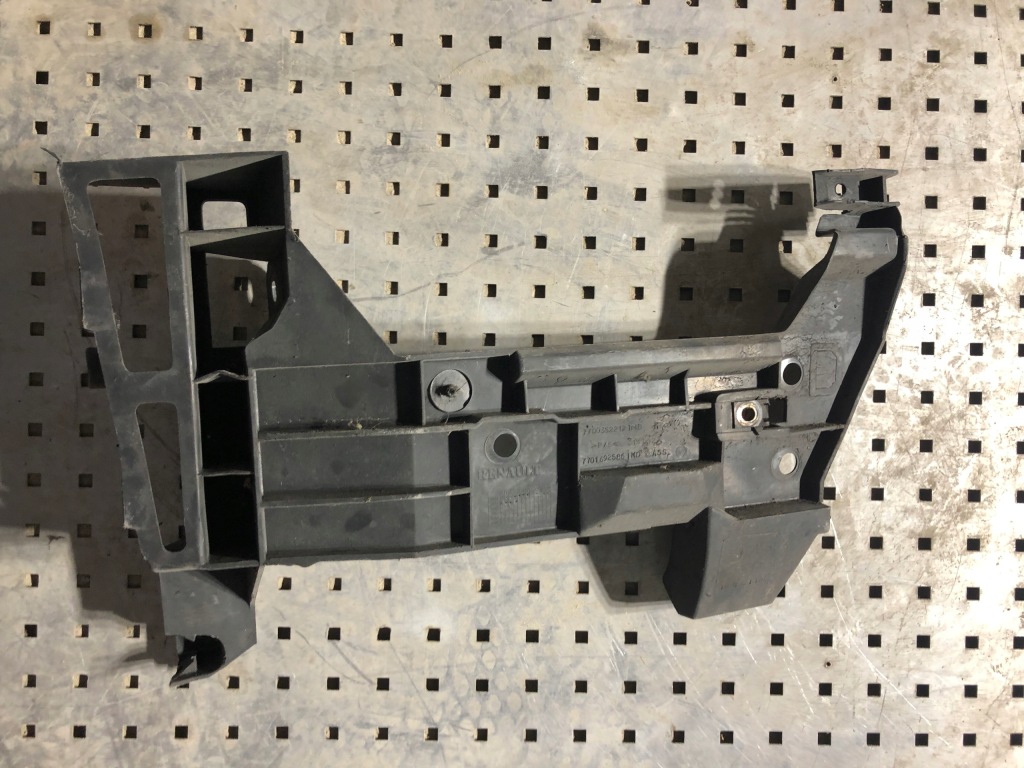 фото №1, Направляющая бампера правый задняя master ii 7701692586