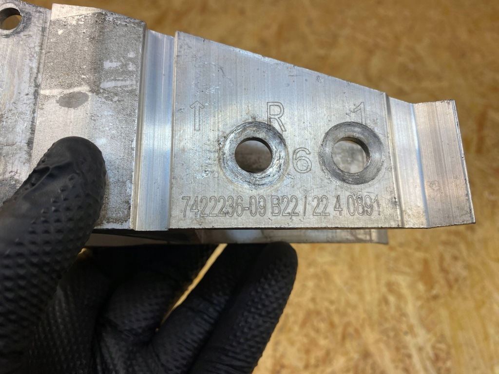 Купить Кронштейн кронштейн адаптер радиатора правый bmw 3 g20 g21 7422236