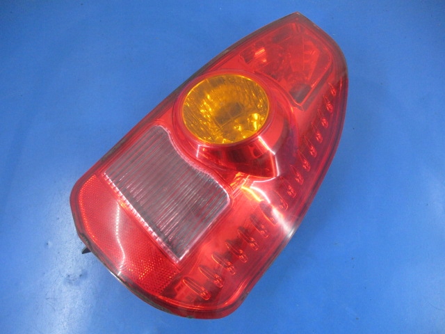 фото №1, Mitsubishi space star lift лампа задня права orygina