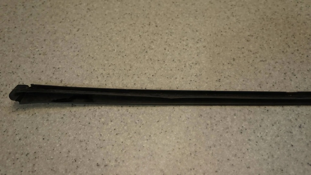 фото №6, Молдинг стекло левый перед передней лобовое audi a4 b6