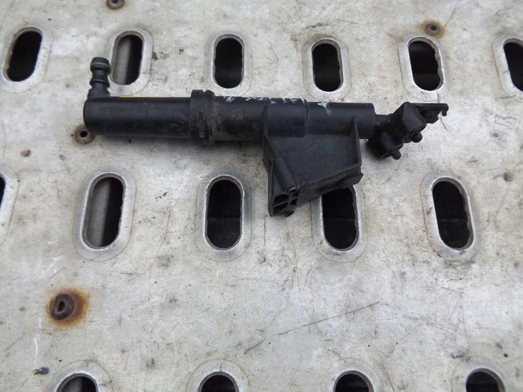 фото №1, Volvo v50 lift омивача фари ксенон правий