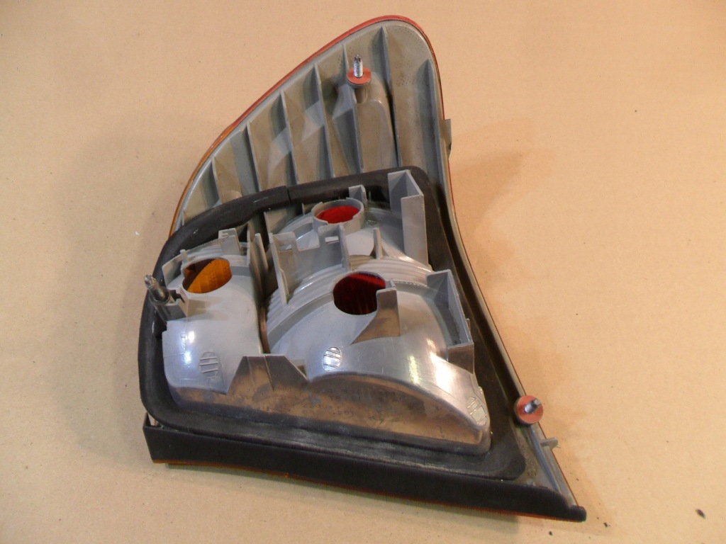 Bmw 3 e46 седан фара ліва задня задній 8364921 Оригінал