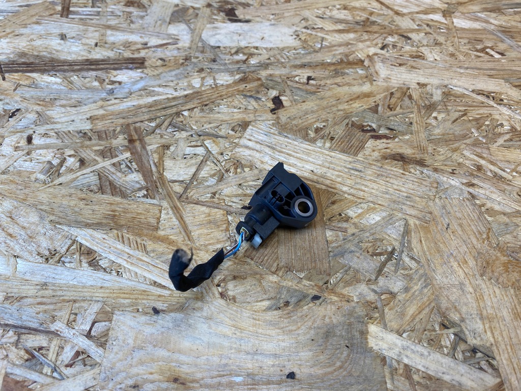 фото №8, Датчик удару штекер mercedes w205 w213 a2139051300