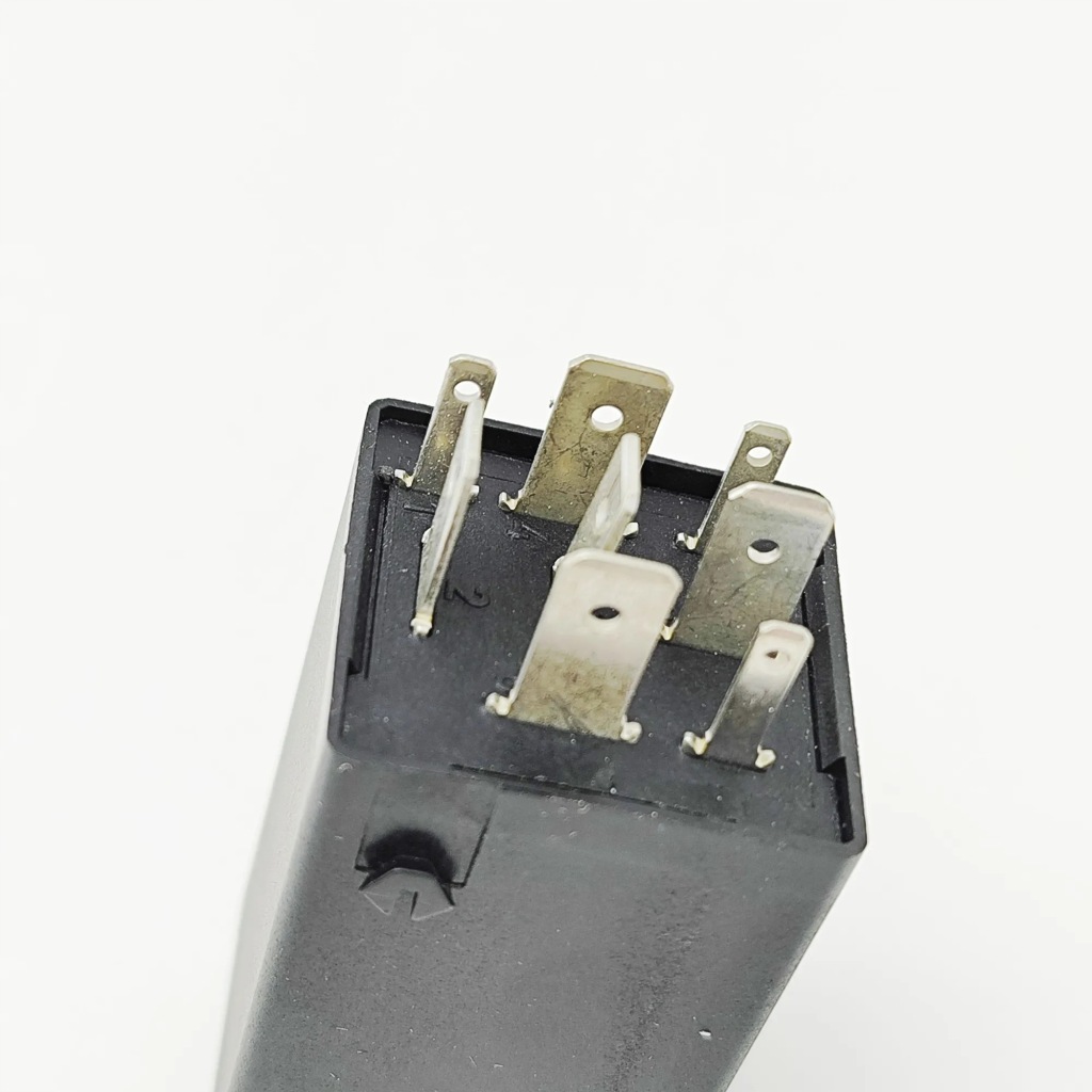 Bmw 5 e39 m5 реле насоса пального 61357892976 7892976 оригінальний Київ