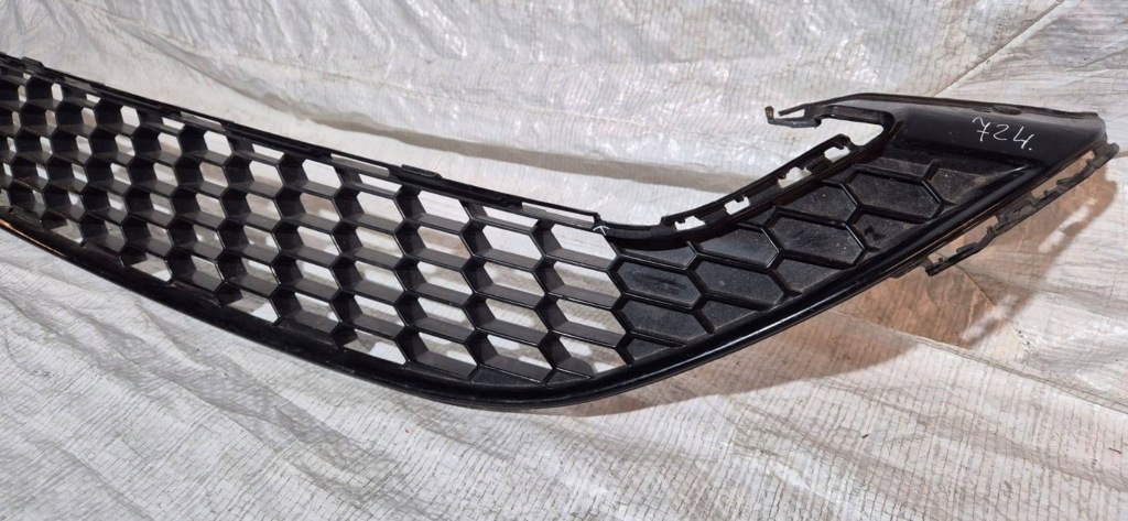 Решётка средняя бампера перед ford focus mk3 рестайлинг  stline с Разборки