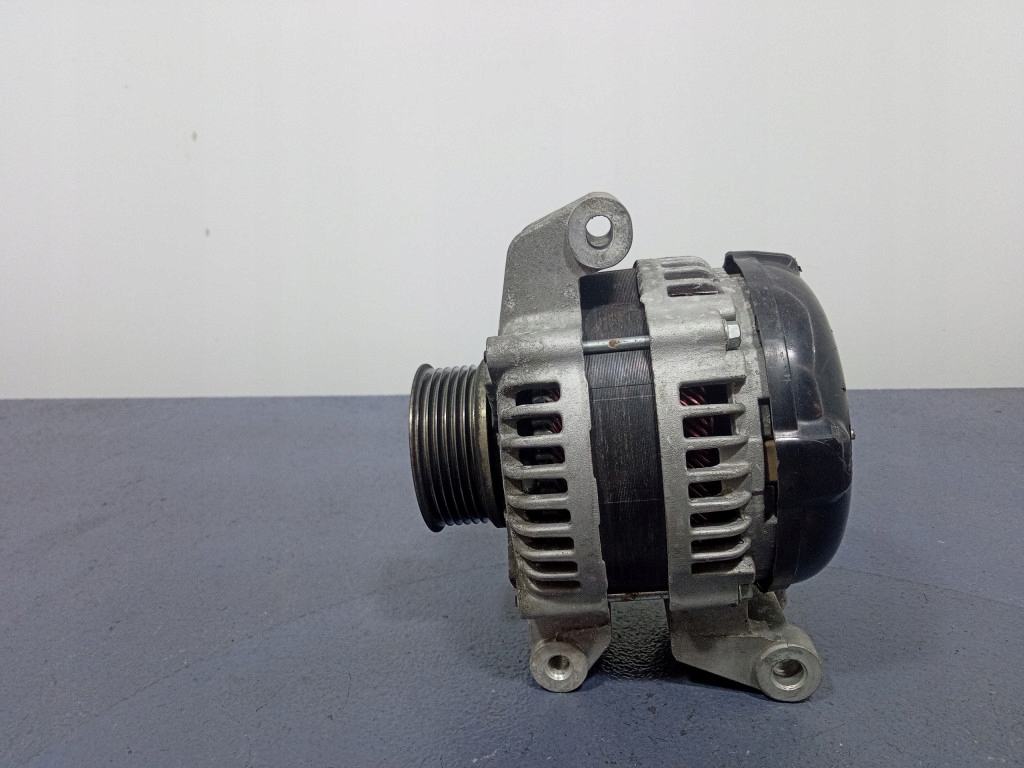 Chrysler sebring ii 2.4 143km генератор Оригінал