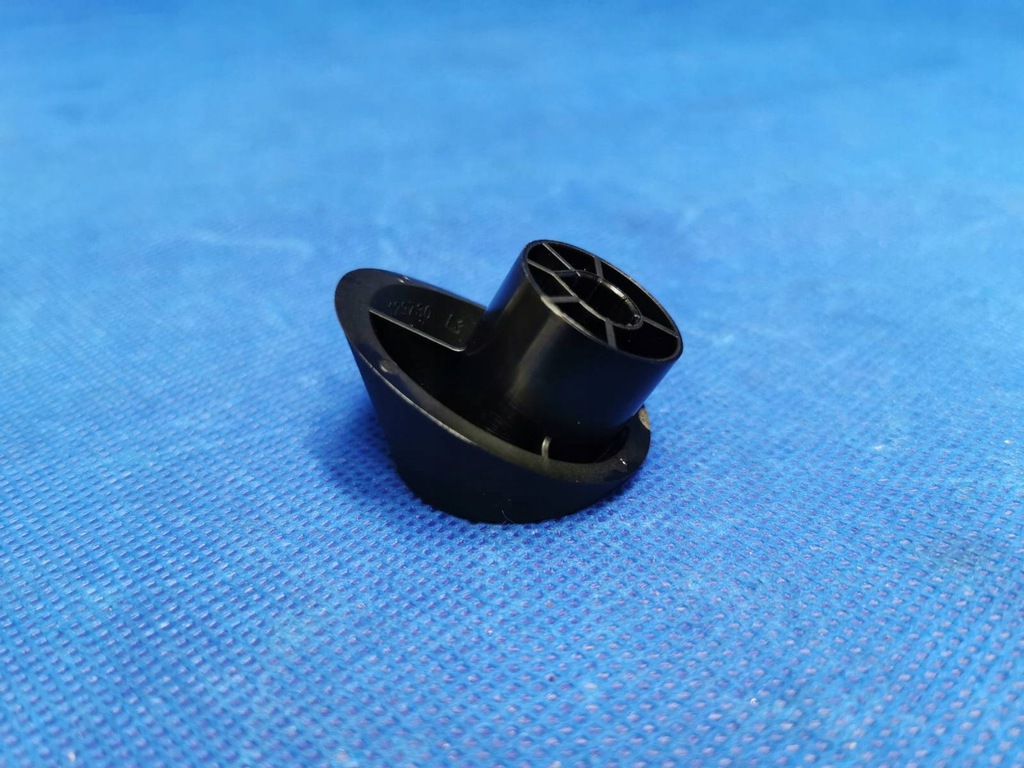 фото №9, Отбойник крышки багажника оригинал tesla model y 1507940-00-c