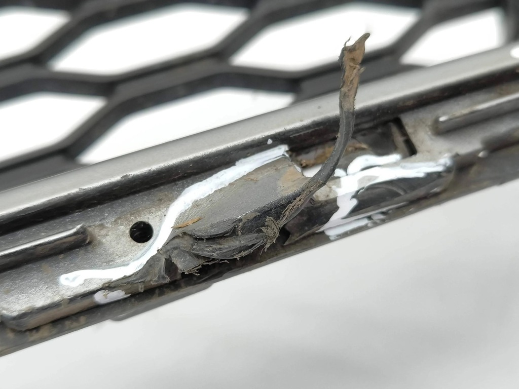 фото №10, Hyundai kona i 2019 решётка нижняя бампера передний