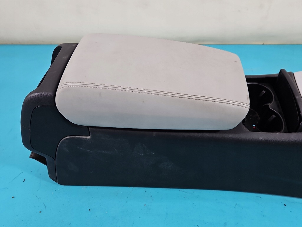 фото №8, Подлокотник audi a7 4g 4g0863244b