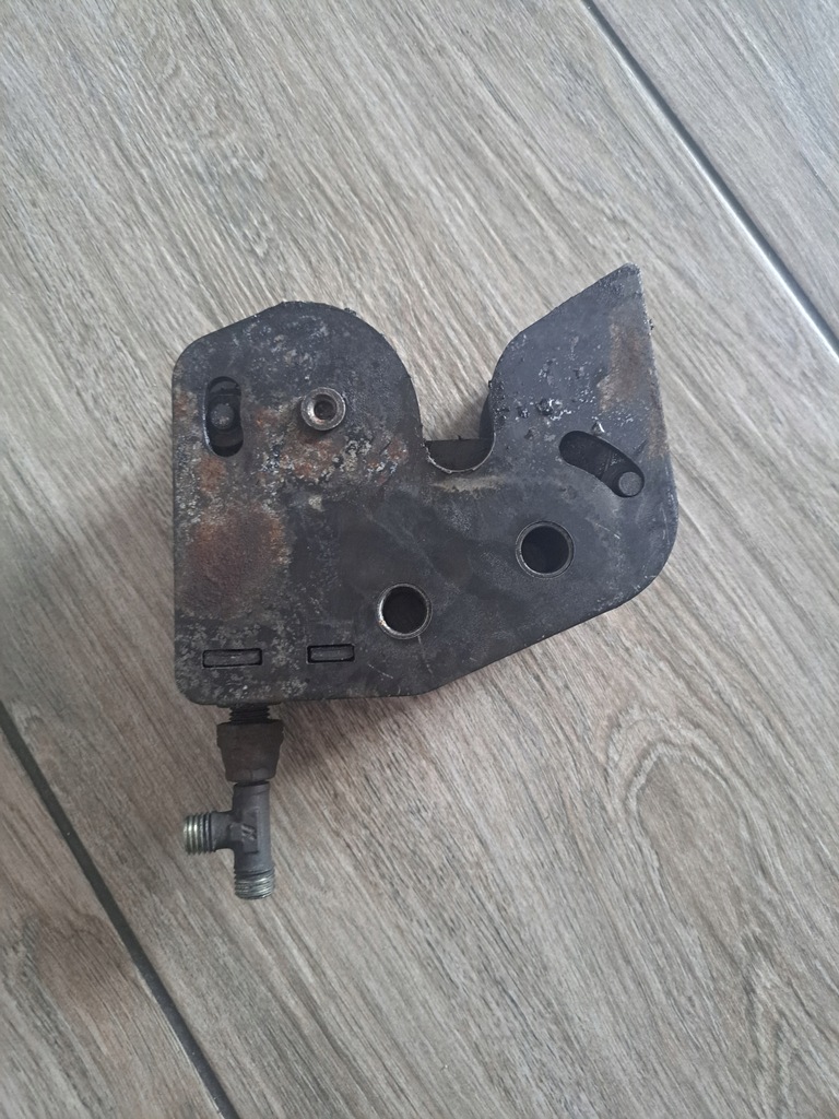 фото №1, Замок кронштейн кабины правый lub левый renault magnum dxi